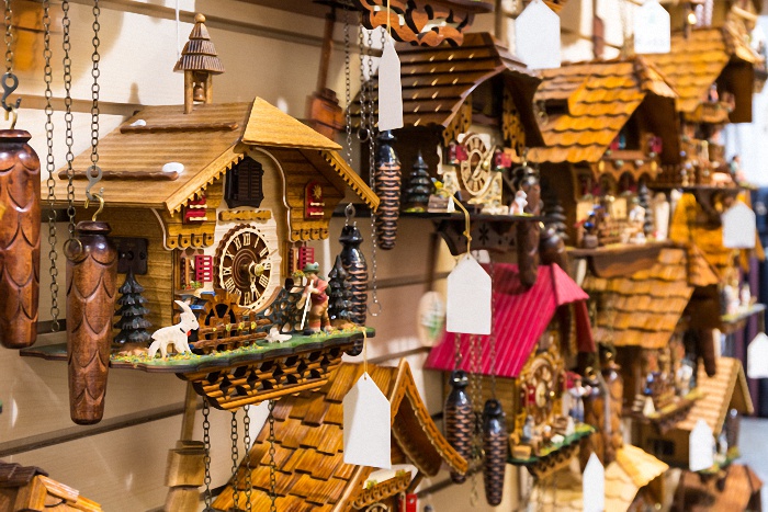How to Determine an Antique German Cuckoo Clock's Value