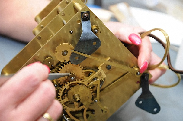 Do Cuckoo Clocks Need to Be Oiled? — Cuckoo Clock Maintenance